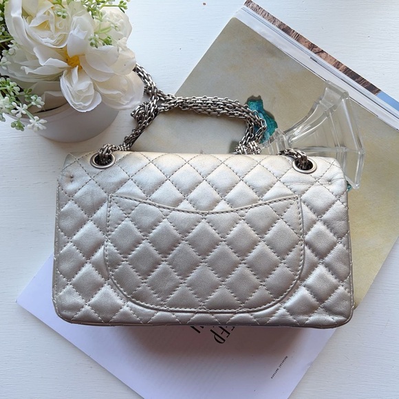 Chanel Reissue 225 Double Flap Silver Bag - Picture 2 of 8